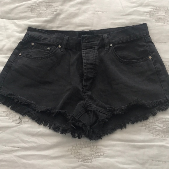 frayed shorts women